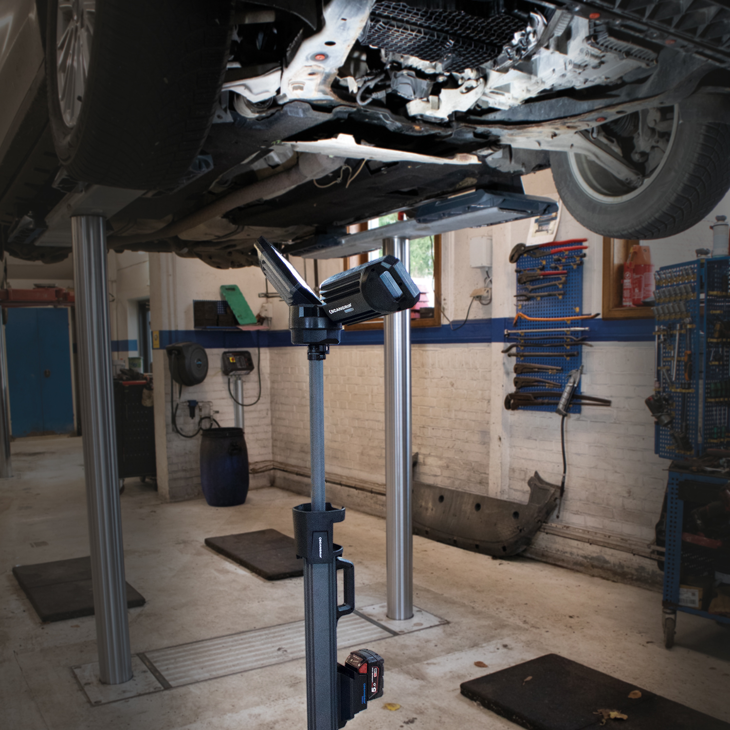 Scangrip Tower 5 Connect (03.6105C) - 5000 Lümen Entegre Tripodlu Çalışma Lambası - Görsel 2